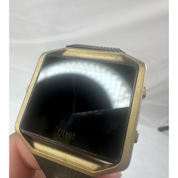 Fitbit Blaze Smart Fitness Watch Charger Extra Watch Band Workout Works - Picture 6 of 8